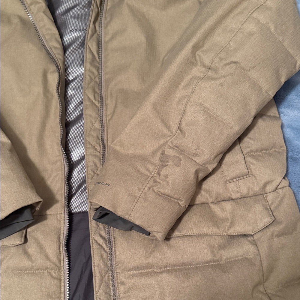 Women’s Columbia Winter Parka - Picture 3 of 9